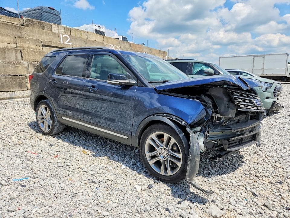 2017 FORD EXPLORER XLT 4