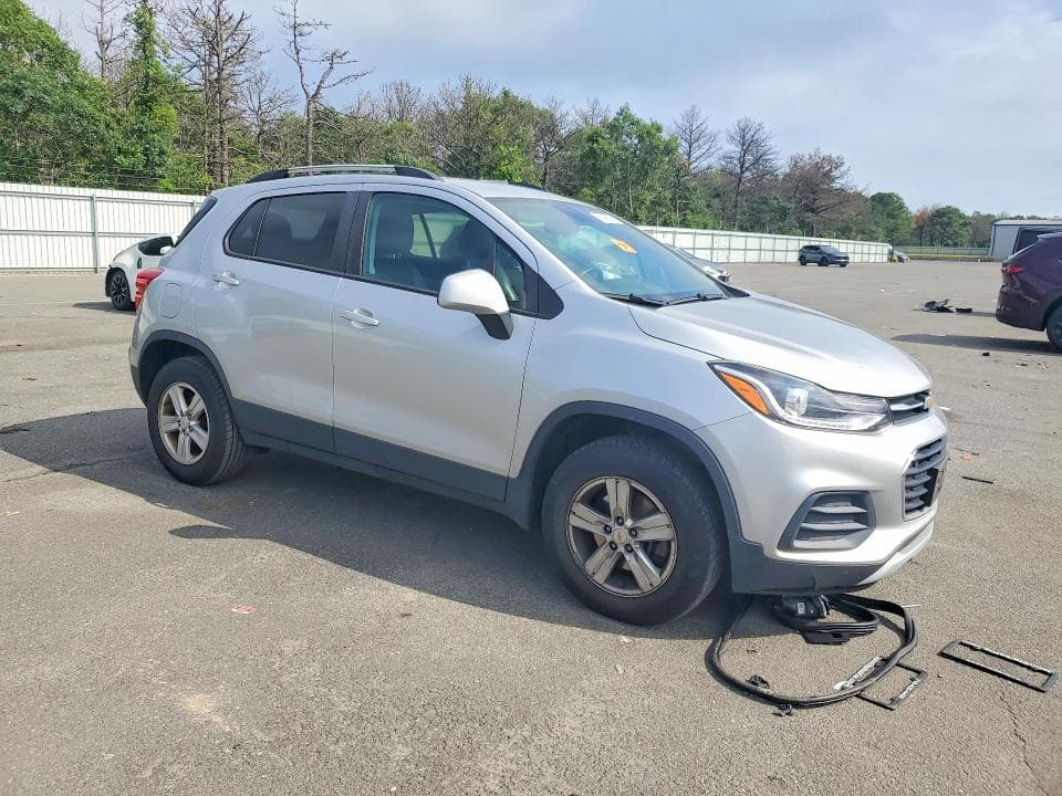 2021 CHEVROLET TRAX 1LT 4