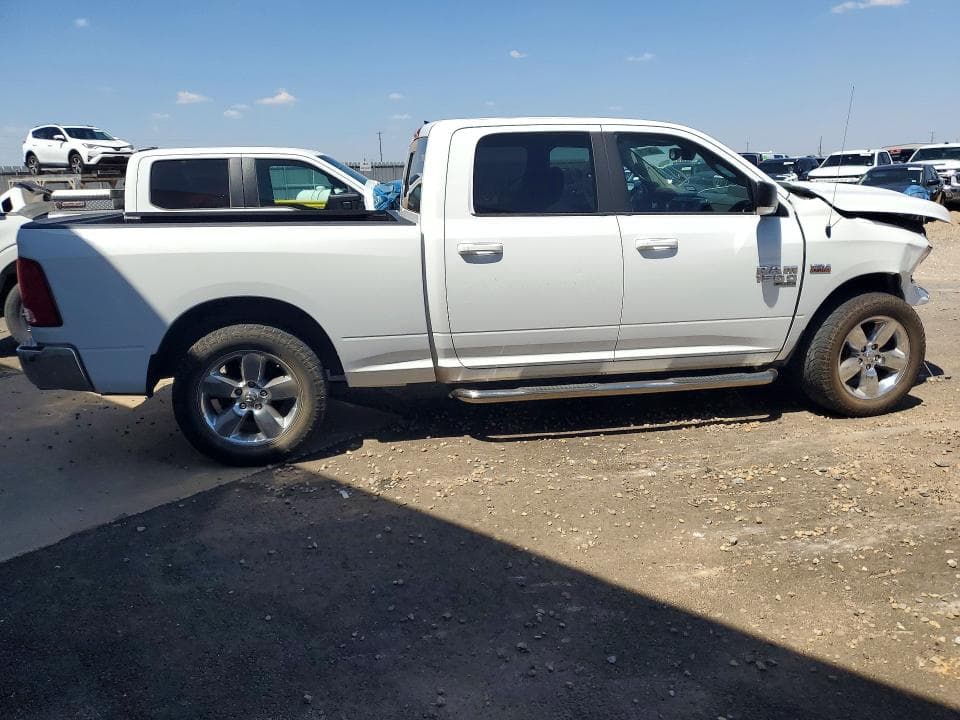 2019 RAM 1500 CLASSIC SLT 3