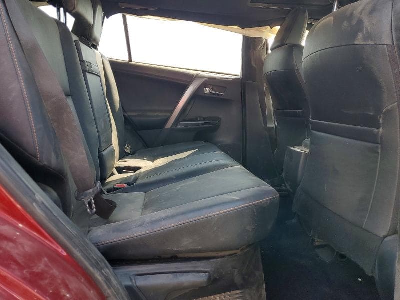 2018 TOYOTA RAV4 HV SE 11
