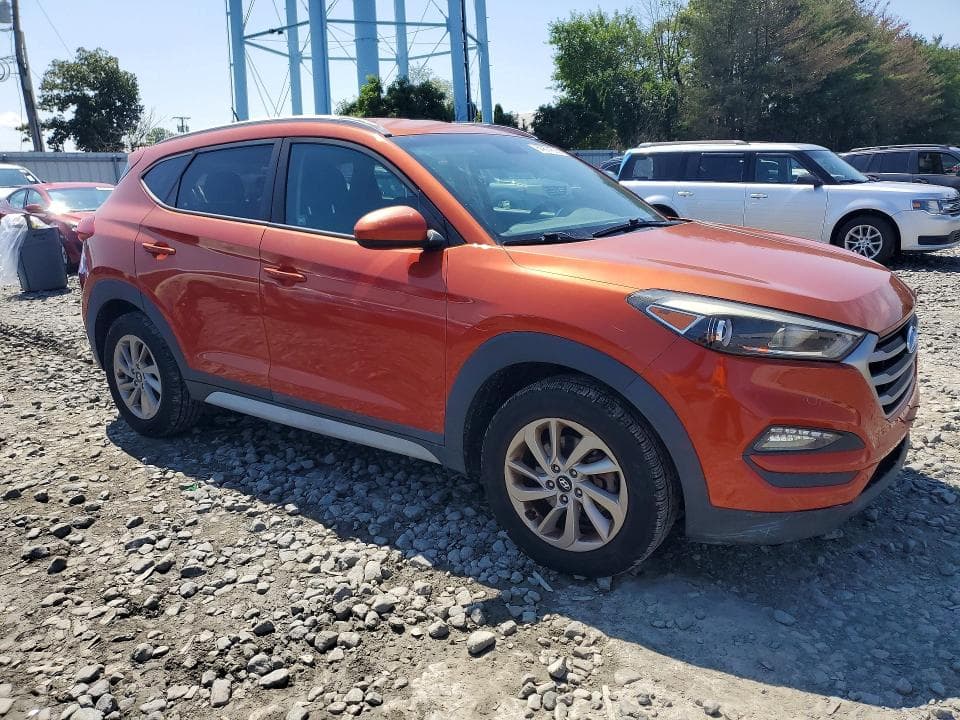 2017 HYUNDAI TUCSON SE 4