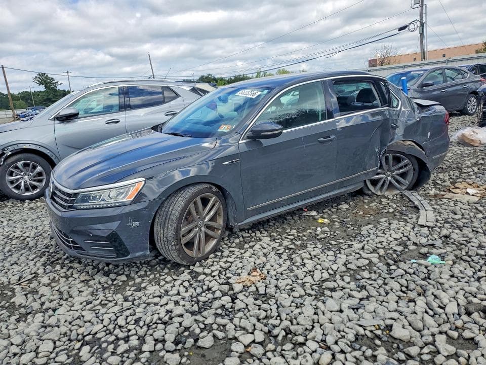 2017 VOLKSWAGEN PASSAT R-LINE
