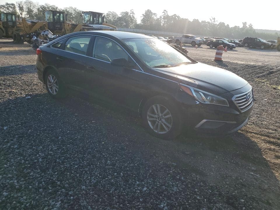 2017 HYUNDAI SONATA SE 4