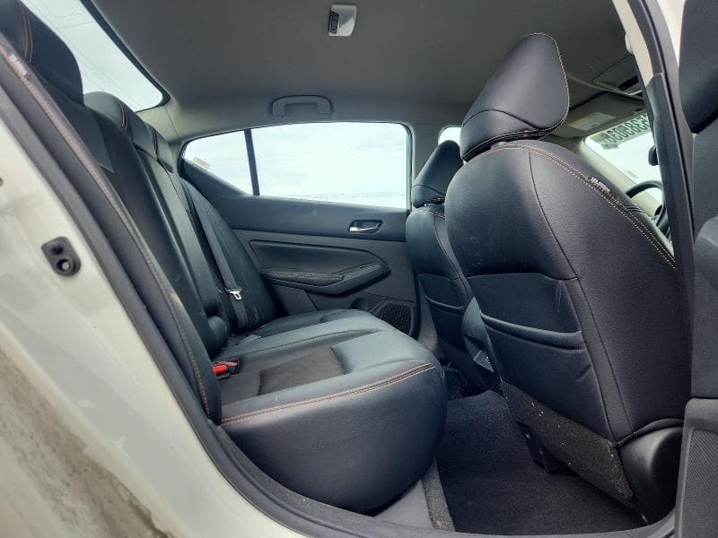 2021 NISSAN ALTIMA SR 10