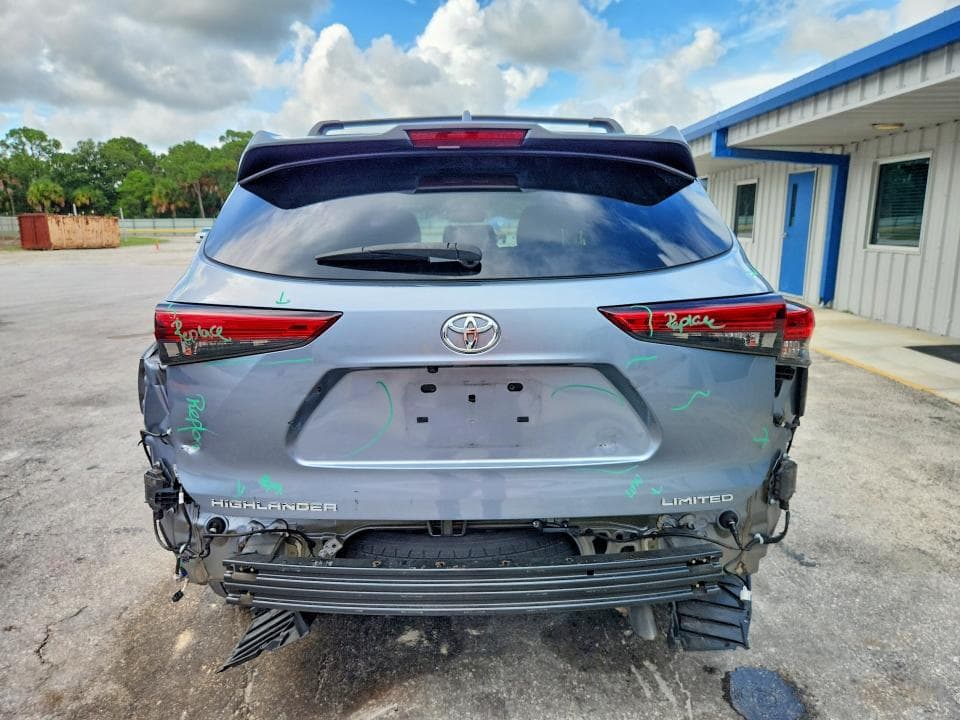 2020 TOYOTA HIGHLANDER LIMITED 6