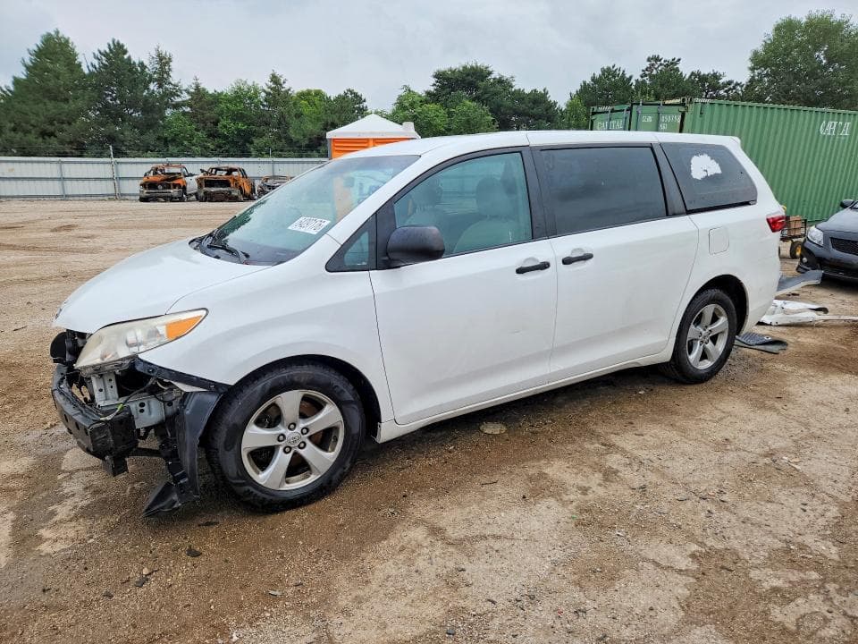 2017 TOYOTA SIENNA L 7-PASSENGER