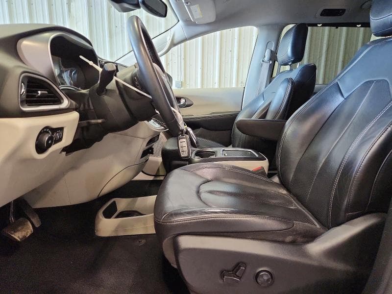 2022 CHRYSLER PACIFICA TOURING L 7