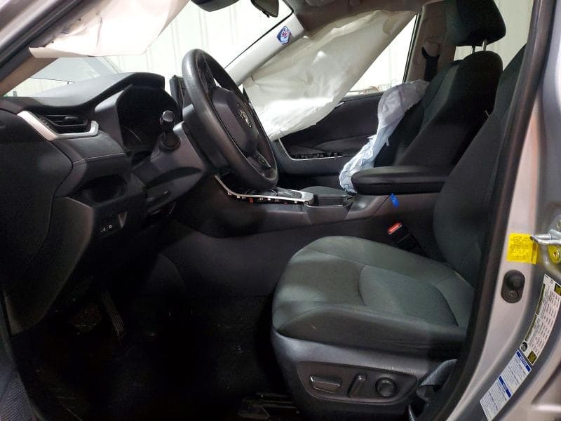 2021 TOYOTA RAV4 XLE 7