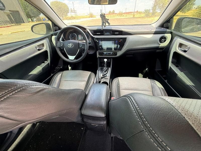 2017 TOYOTA COROLLA LE 9
