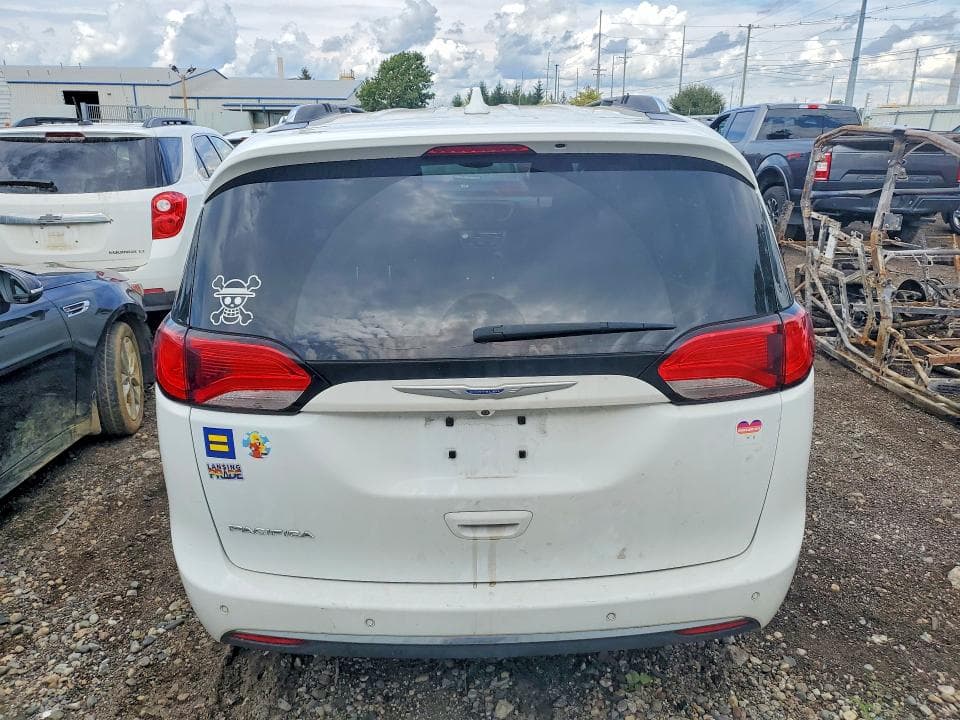 2019 CHRYSLER PACIFICA TOURING L 6