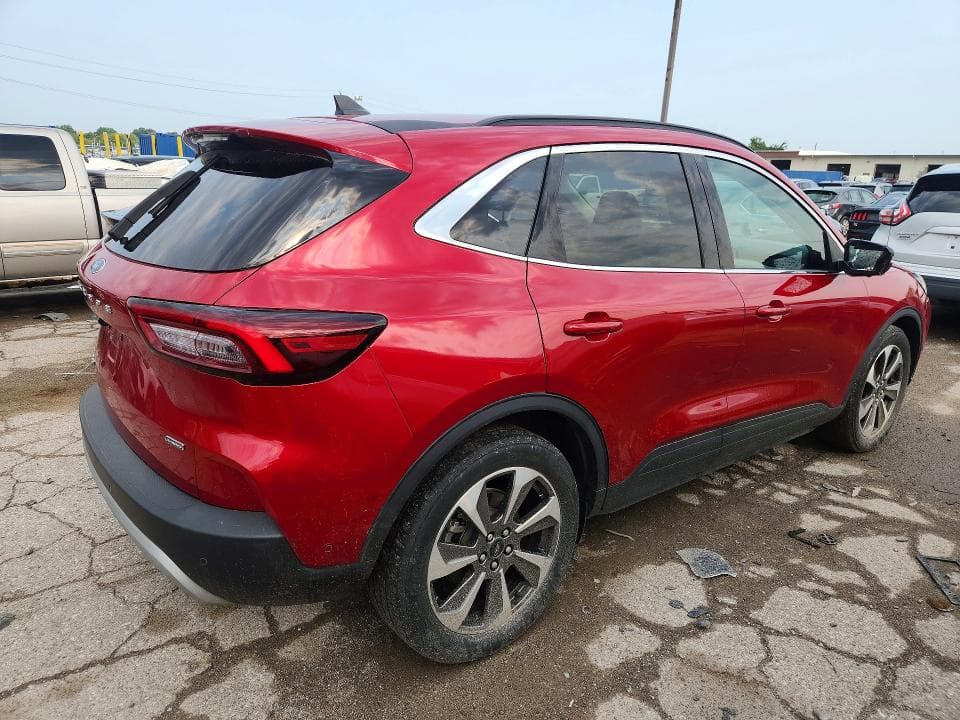 2023 FORD ESCAPE PLATINUM 3