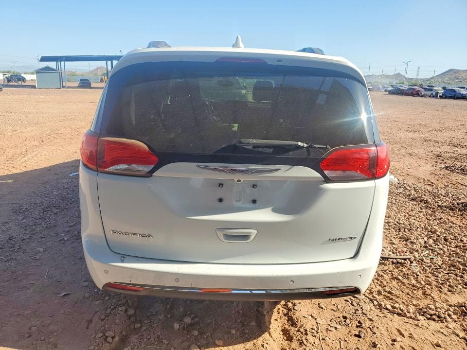 2019 CHRYSLER PACIFICA LIMITED 6