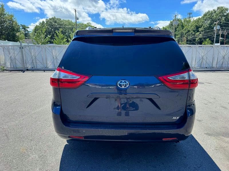 2018 TOYOTA SIENNA XLE 8-PASSENGER 5