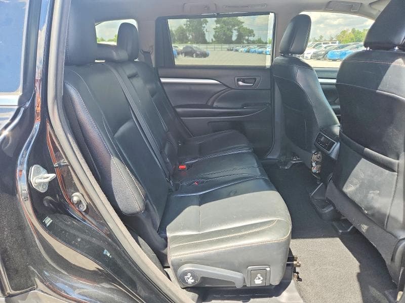 2018 TOYOTA HIGHLANDER XLE 11