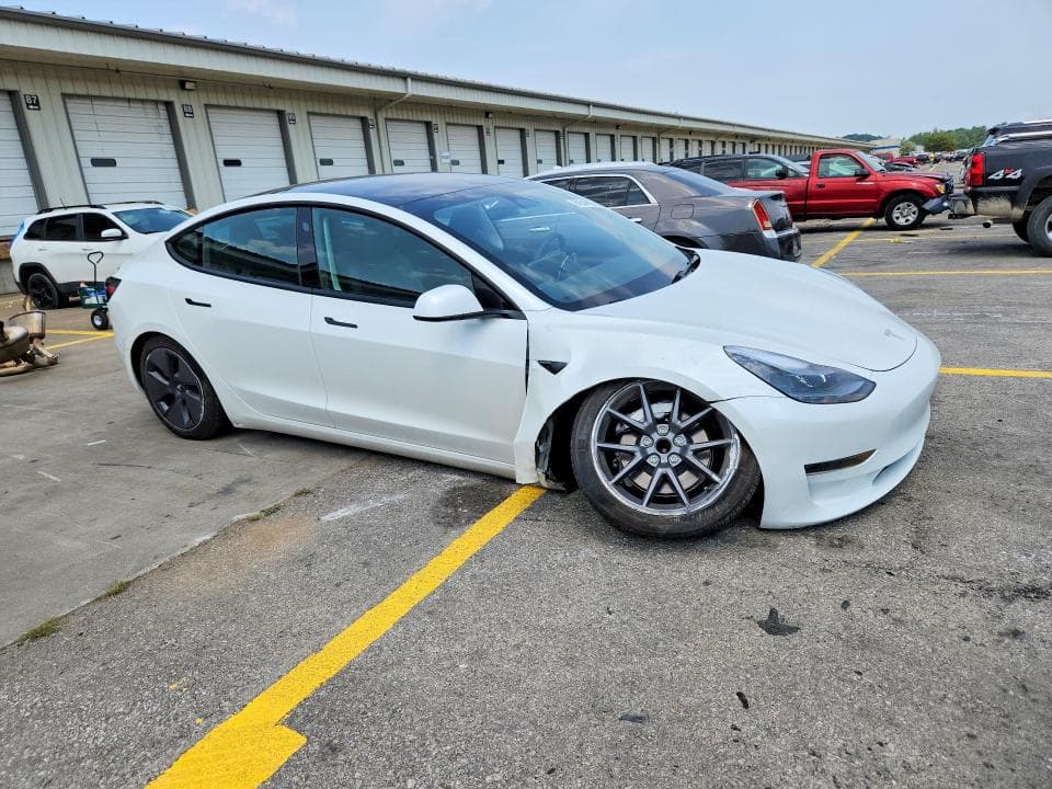 2023 TESLA MODEL 3 4