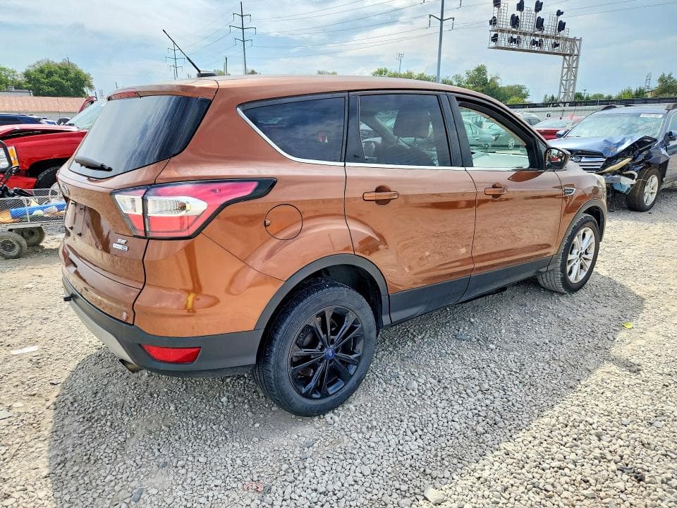 2017 FORD ESCAPE SE 3