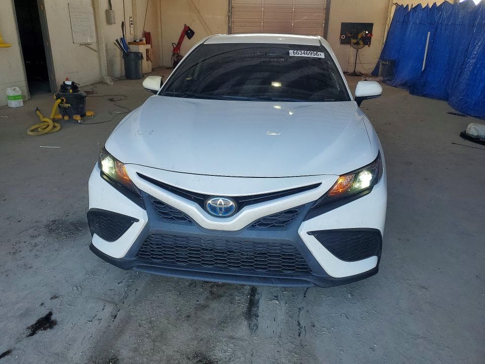 2021 TOYOTA CAMRY SE 5