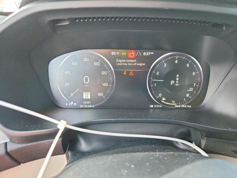 2019 VOLVO XC40 T5 MOMENTUM 9