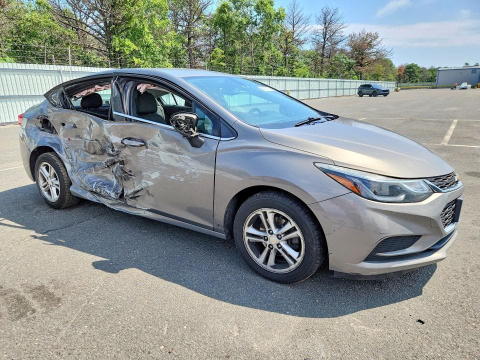 2017 CHEVROLET CRUZE LT 4