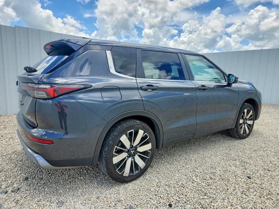 2025 MITSUBISHI OUTLANDER SE 3