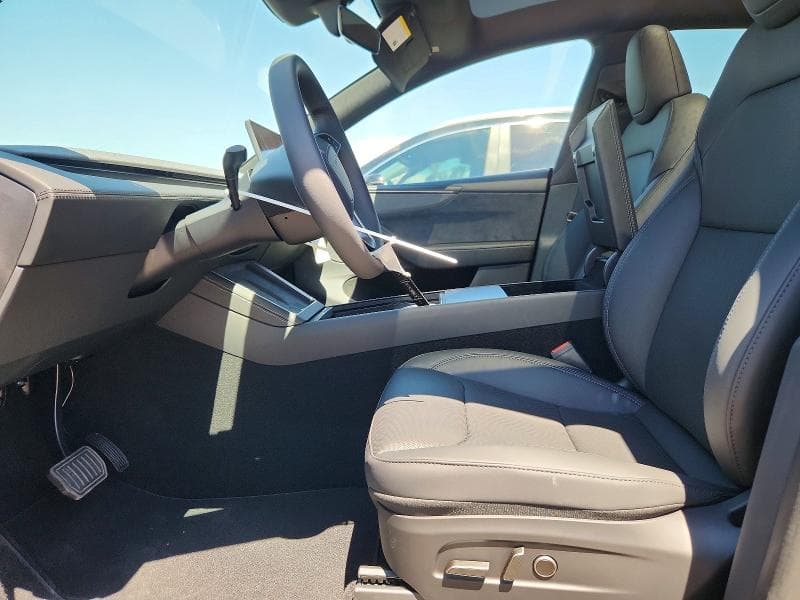 2026 TESLA MODEL Y 7