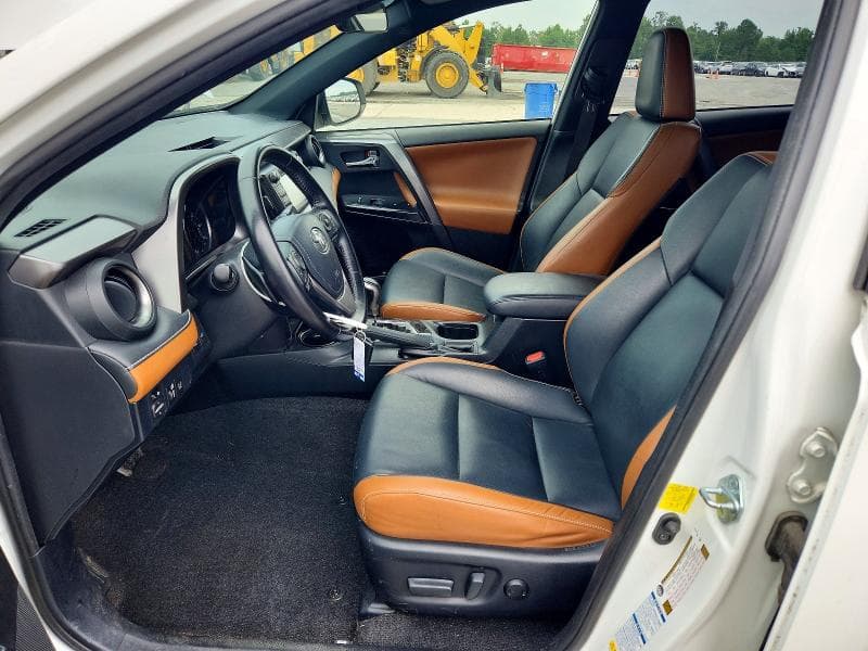 2017 TOYOTA RAV4 SE 7
