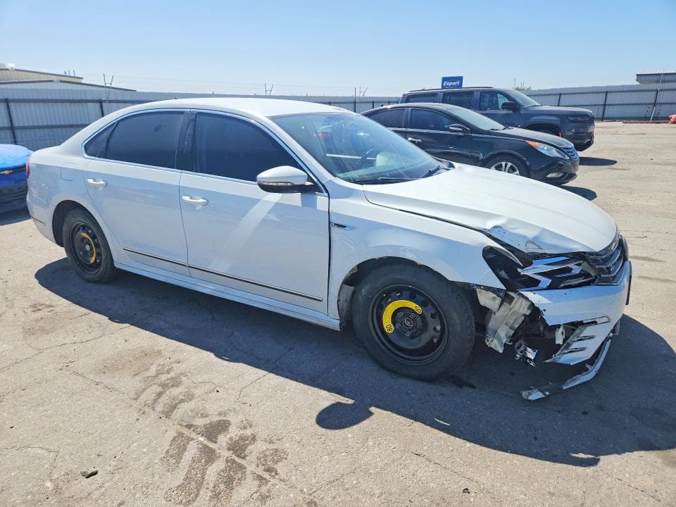 2017 VOLKSWAGEN PASSAT R-LINE 4
