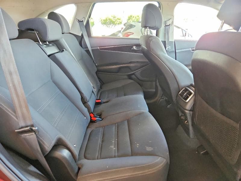 2017 KIA SORENTO LX 11