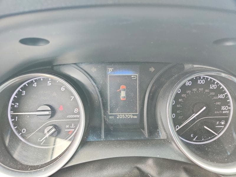 2018 TOYOTA CAMRY SE 9