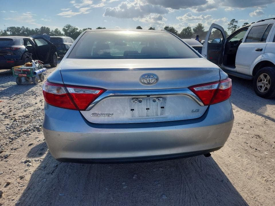 2017 TOYOTA CAMRY LE 6