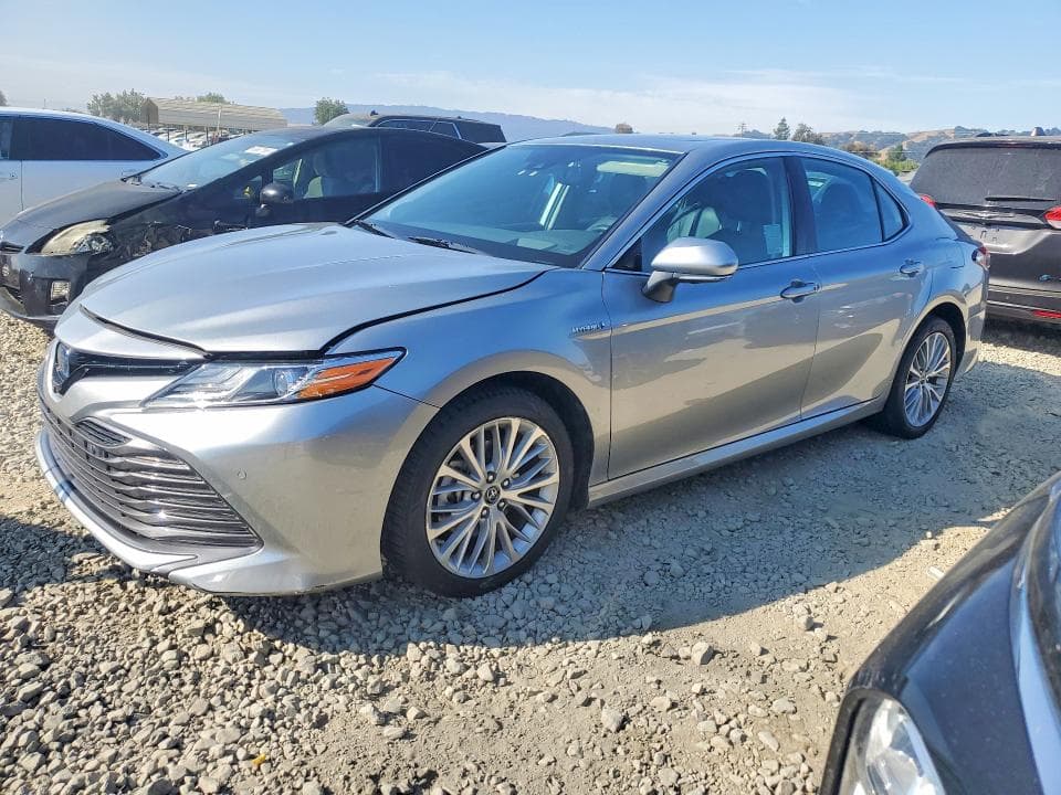 2019 TOYOTA CAMRY HYBRID XLE - 1