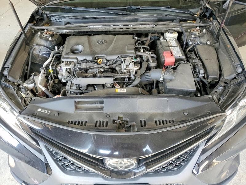 2018 TOYOTA CAMRY SE 11