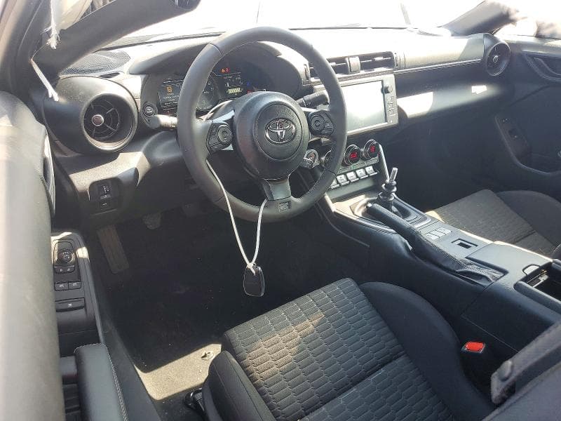 2026 TOYOTA GR86 BASE 8