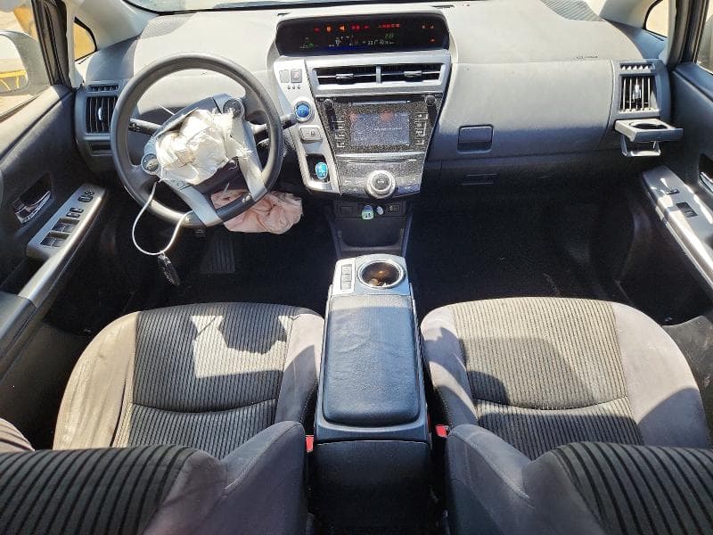 2017 TOYOTA PRIUS V TWO 8