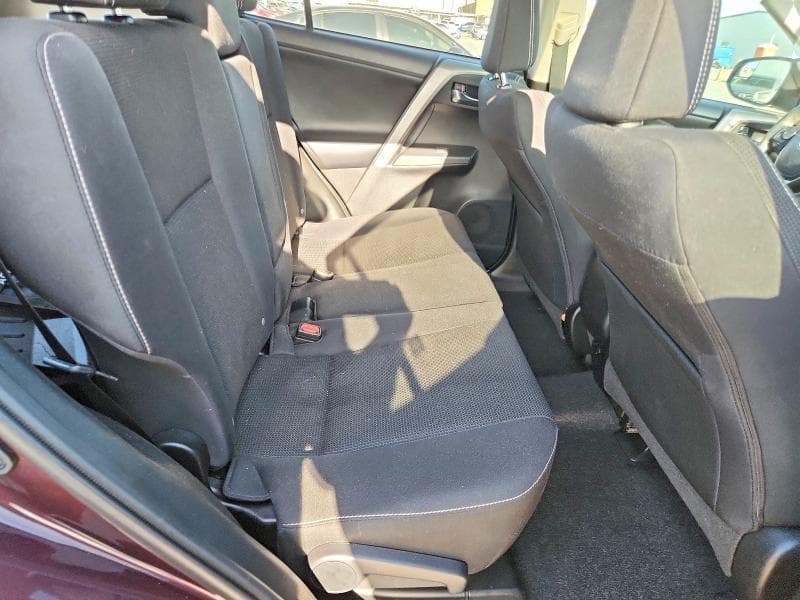 2017 TOYOTA RAV4 XLE 10