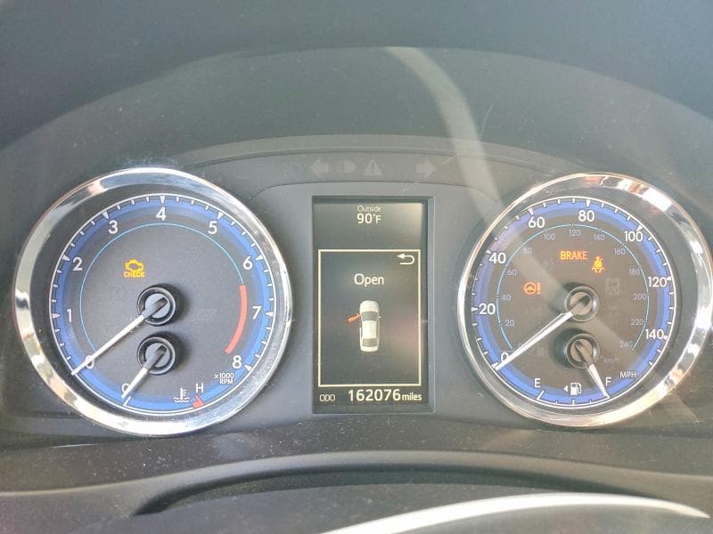 2017 TOYOTA COROLLA LE 9