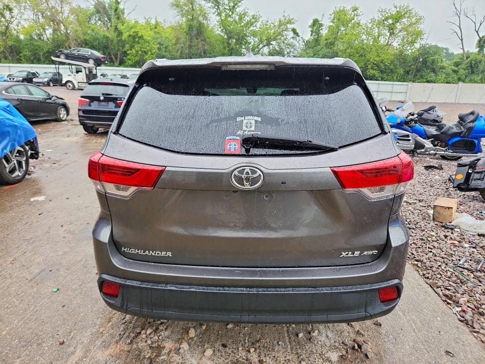 2017 TOYOTA HIGHLANDER XLE 6