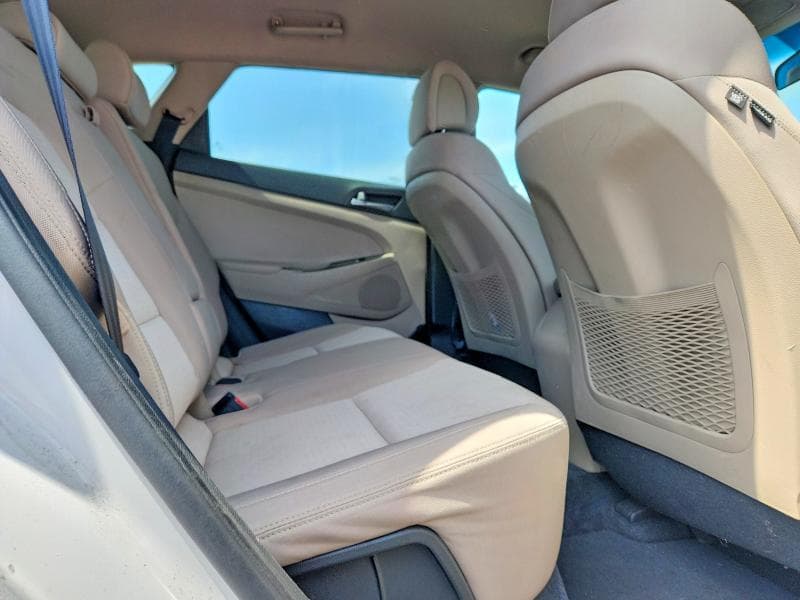 2017 HYUNDAI TUCSON SE 11