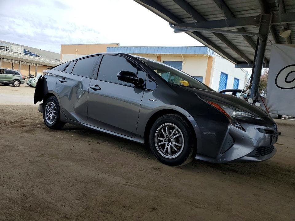 2018 TOYOTA PRIUS TWO 4