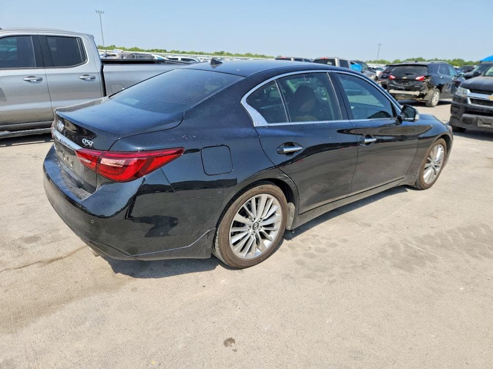 2023 INFINITI Q50 LUXE 3