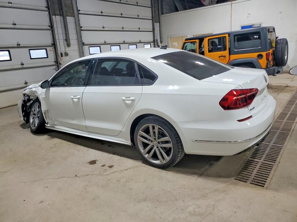 2018 VOLKSWAGEN PASSAT S 2