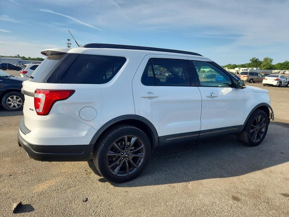 2018 FORD EXPLORER XLT 3