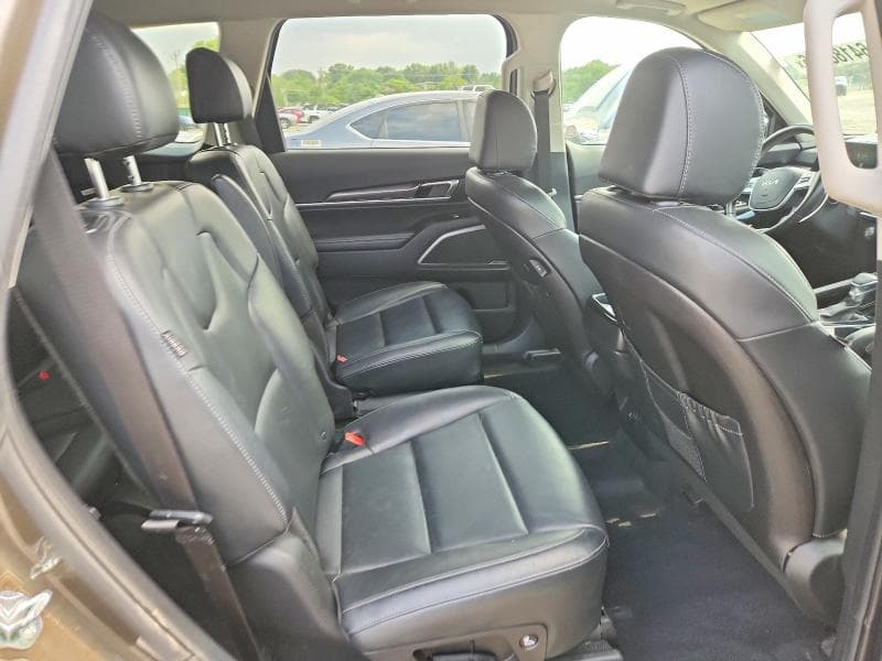 2025 KIA TELLURIDE S 11