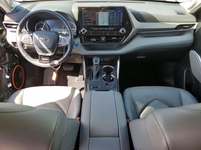 2022 TOYOTA HIGHLANDER 8
