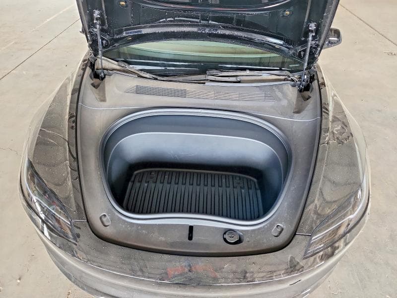 2026 TESLA MODEL 3 11