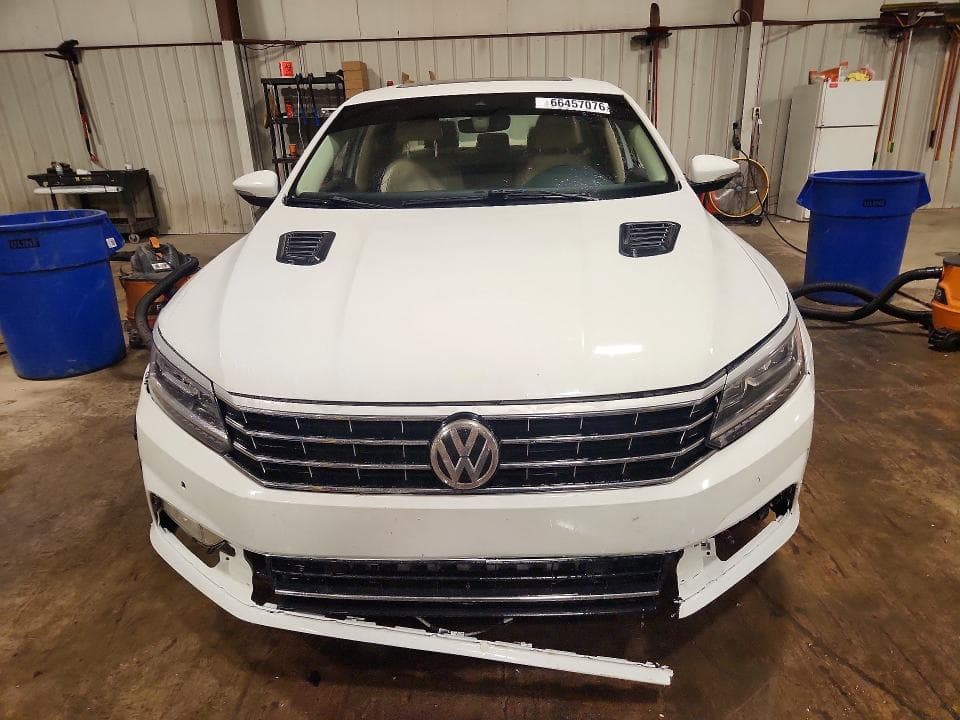 2017 VOLKSWAGEN PASSAT SEL PREMIUM 5