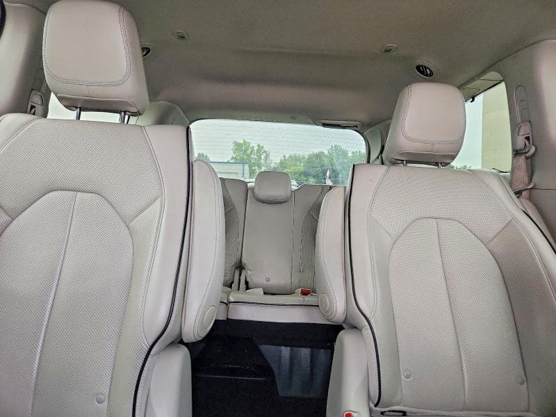 2018 CHRYSLER PACIFICA HYBRID LIMITED 10