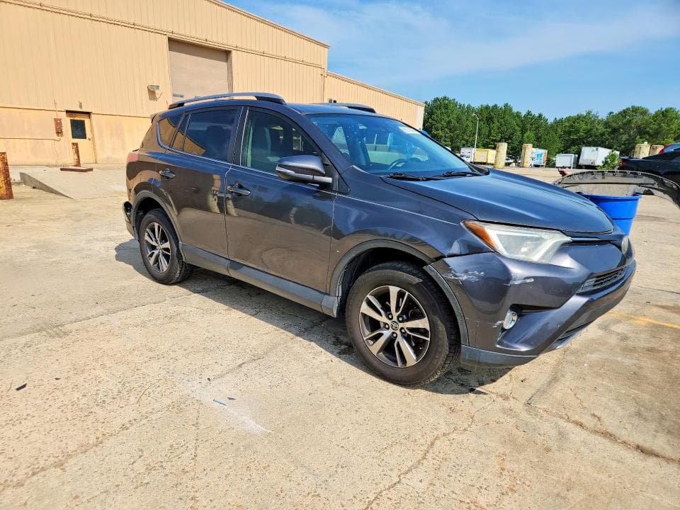 2018 TOYOTA RAV4 XLE 4