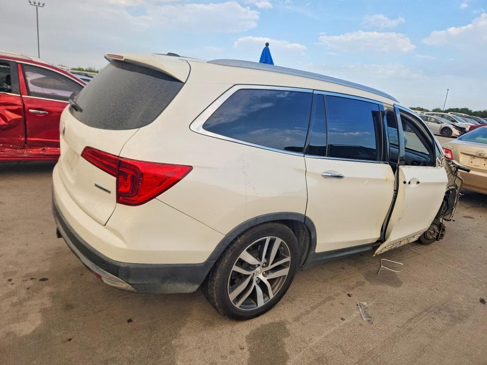 2017 HONDA PILOT TOURING 3