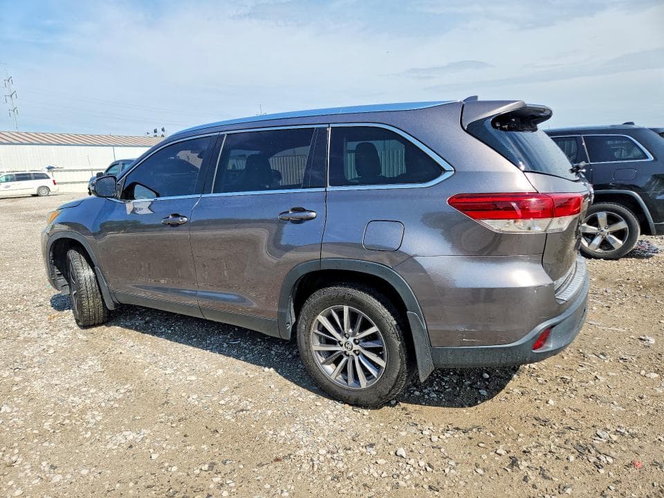 2019 TOYOTA HIGHLANDER XLE 2